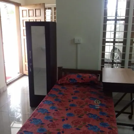 Daffodils Ladies Hostel Infopark-3
